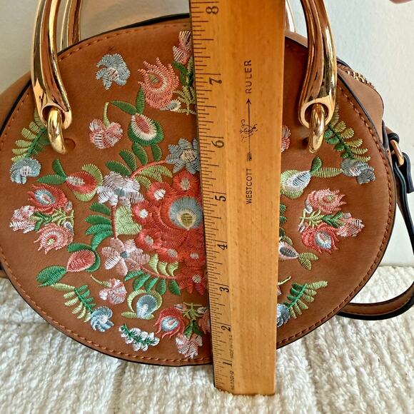 Round Flower Embroidered Brown Crossbody Purse Handbag - Picture 4 of 13